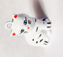 Подвеска-бубенчик "кошка", 18 х 24 мм. белый - О9