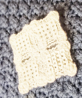 аппликация вышитый квадрат с пайетками молочный, 3.6 х 3.6 см