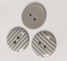 Пуговица 15 мм бело-бежевая полосатая ОК1