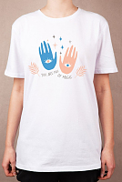 Раскраска на футболке "Магия в руках"