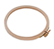 Пяльцы круглые с замком, высота обода 8 мм, диаметр 15,5 см