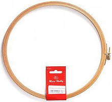 Пяльцы круглые с замком, высота обода 8 мм, диаметр 18,5 см