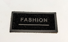 нашивка черная Fashion без клея 3.5х7.5см прорезиненная