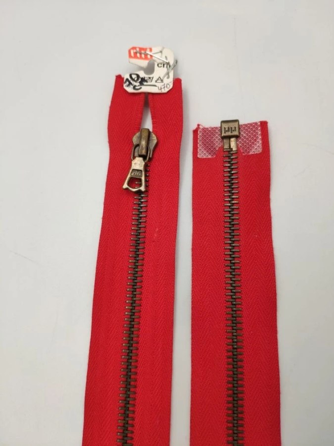 ������ ������, AM, ������� FLASH, ��������� 1 �����, 6 ��, 70 ��, ���� 2407, �������.