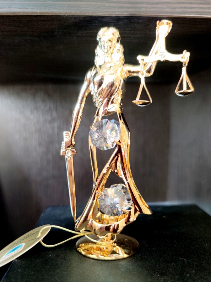 ������ � ������������ Swarovski, 10.8*7*3.2.��