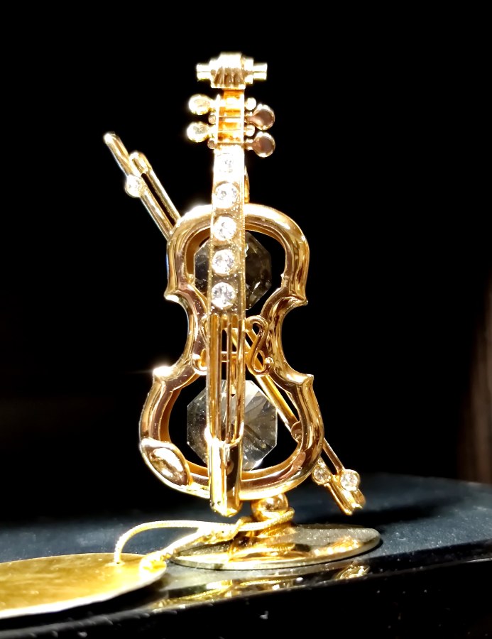 ���������� � ������������ Swarovski, 7.5*4*3.5��