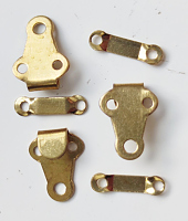 Крючок брючный пришивной 11х15мм золото 3шт в упаковке Б116