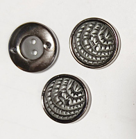 Пуговица серая с металлическим ободом 17мм №Б122