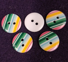 Пуговица цветная полосатая прокол 15мм ок1