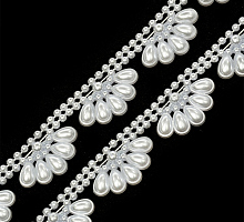 Бусы на бобине лепестки